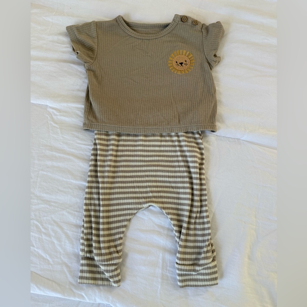 CLOUD ISLAND Brown and White Striped Baby Outfit